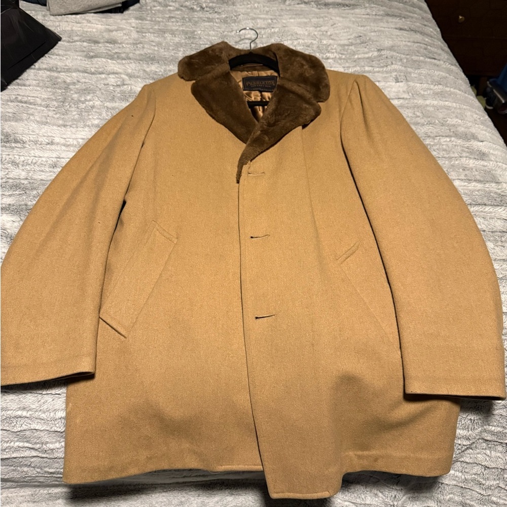 Vintage Pendleton 100% virgin wool coat with fur collar